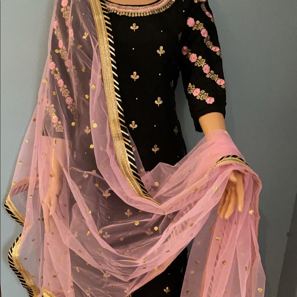 3 piece Indian suit - Picture 1 of 4